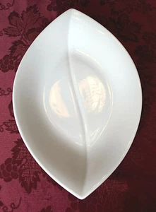 VILLEROY & BOCH WHITE PALM -13" OVAL VEGETABLE BOWL / TRAY 13 1/2" x 8 1/2" - Picture 1 of 9