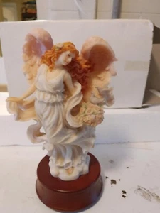 the Heritage Signature collection Porcelain Angel Music box - Picture 1 of 1