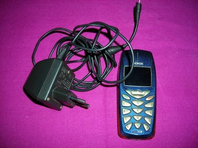 NOKIA 3510i COMPLETO DI CARICABATTERIA ORIGINALE - Immagine 1 di 4