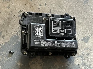 f 250 hp Yamaha FUSE BOX ASSY 6P2-82170-03-00 6P2-02 6P2-82170-01-00 four stroke - Bild 1 von 2