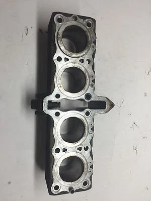 Цилиндр двигателя 1989 Suzuki Katana GSX 600F- - Изображение 1 из 4