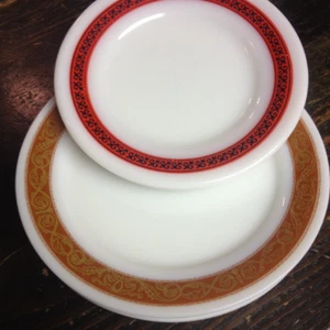 PYREX TABLEWARE plates, red or bronze (2 each) - Picture 1 of 4
