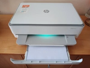 Imprimante HP Envy 6030e à jet d'encre, blanche et gris, presque comme nouvelle. - Photo 1/9