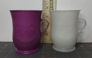 Juego de 2 tazas de plástico vintage Kool Aid Man años 80, púrpura, blanco - Imagen 1 de 11