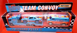 1/64 Richard Petty Matchbox Team Convoy #43 STP furgone auto camion bianco rosa 1991 - Foto 1 di 4