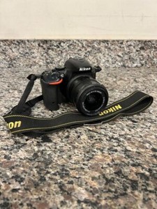 Nikon D5500 DSLR Camera w/ Nikon DX VR 18-55mm 3.5-5.6G II Lens SPB-SAL (331237)