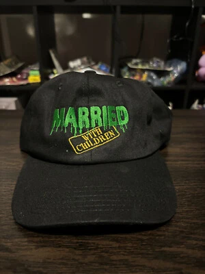 Sombrero del programa de televisión Casado con niños de Goth Brooks Ed O'Neil Al Bundy años 90 Foto 1 de 2