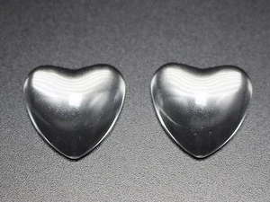 25 Transparent Clear Love Heart Dome Flatback Glass Cabochon 18mm - Picture 1 of 3