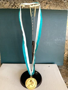 VTG 1994 Disney World Inaugural Marathon Gold Medal & Lanyard, Mickey Medallion - Picture 1 of 6