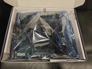 Lightly Used Asrock B650D4U-2L2T/BCM Workstation Motherboard. - Afbeelding 1 van 2