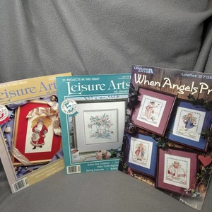 Vintage Leisure Arts Kreuzstich Lot 3 Zeitschriften + Faltblatt 2738 1991 Engel - Bild 1 von 15