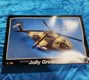 MODELLBAUSATZ 1/72 STARFIX SIKORSKY JOLLY GREEN GIANT 900/02 - Bild 1 von 4