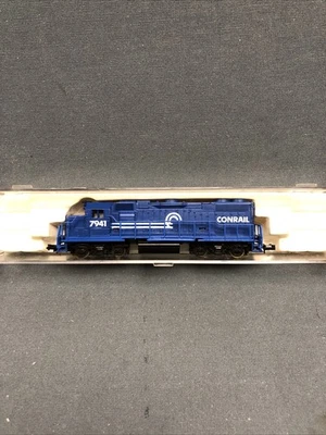 Life-Like 7941 N Scale GP-38 Diesel Locomotive Conrail - (LOOK) - Image 1 of 4