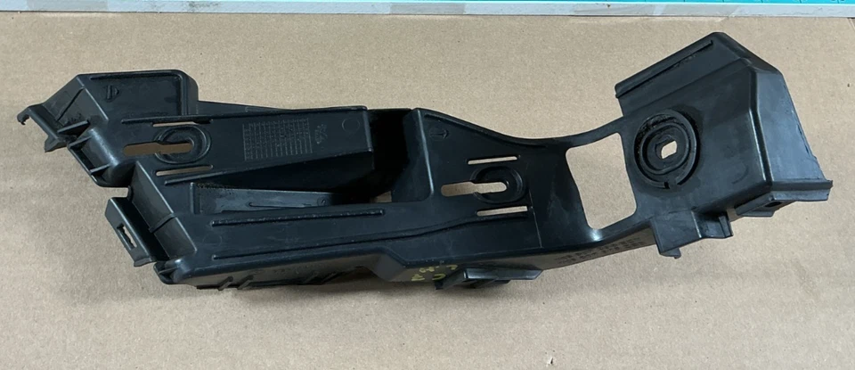 2006-2009 Volkswagen Golf Rear Left Bumper Guide Support Bracket 1K6807393 OEM - Image 1 of 4