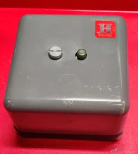 Honeywell RA890F1031 Flame Safeguard Relay - Picture 1 of 3