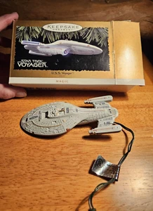 Star Trek U.S.S.Voyager 1996 sello recuerdo adorno de Navidad NCC-74656 - Imagen 1 de 7