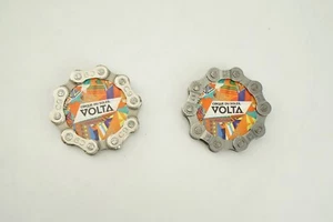 Menge 2 Volta Cirque Du Soleil Kühlschrankmagnet Fahrrad Kettenblatt Schlaufe Versand KOSTENLOS - Bild 1 von 6