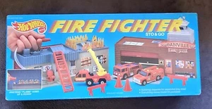 Vintage Hot Wheels Sto & Go Play Set Fire Fighter Station (100% Complete) NIB - Picture 1 of 14