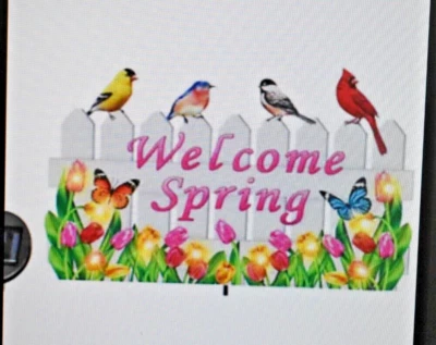 Приветственная весенняя садовая колье птицы на солнечных батареях сидящие на заборе - Изображение 1 из 4