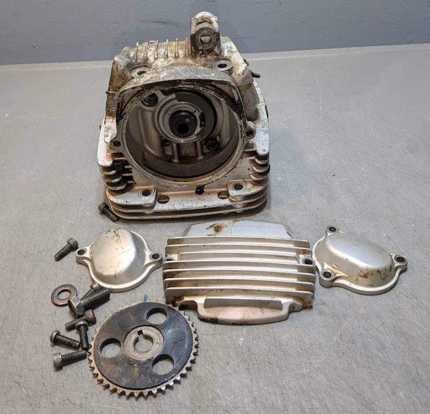 Conjunto de culata Yamaha XT225 Serow 1992-2000 Foto 1 de 4