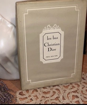 1 PAIR Vintage CHRISTIAN DIOR Les Bas Desoie Silver Silk Look Stockings w/Tags! — 第 1/4 张图片