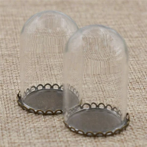 2 pezzi cupola in vetro miniatura display campana barattolo campana su base metallica bambola deposito regalo - Foto 1 di 3