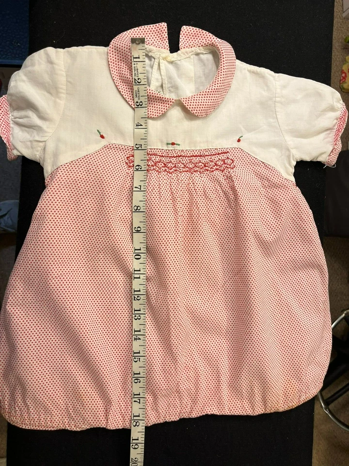 Mameluco de algodón vintage rojo y blanco hecho a mano con ribete bordado de 18" de largo Foto 1 de 3