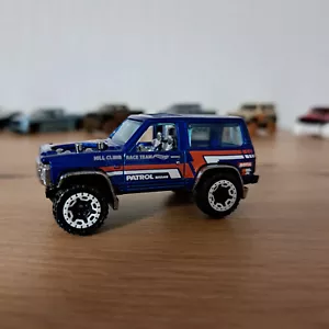 Hot Wheels Mattel 2022 Nissan Patrol Custom Top Zustand !! L2 - Imagen 1 de 6