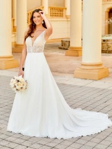 wedding dress - Picture 1 of 3
