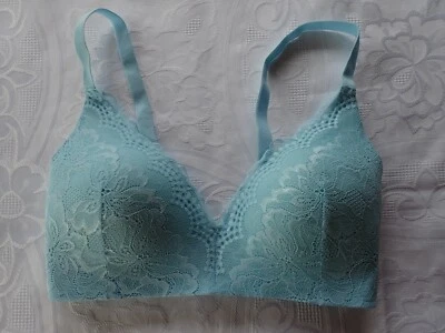 TARGET, Wireless Bra in Size 36D, Colour in Light Blue - Image 1 of 2