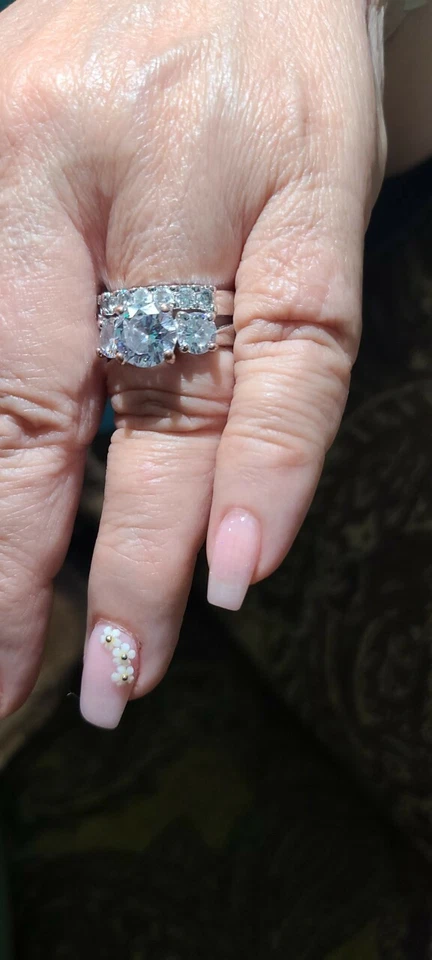 Conjunto de anel de capina da Swarovski usado por 2 meses. Ver fotos - Imagem 1 de 3