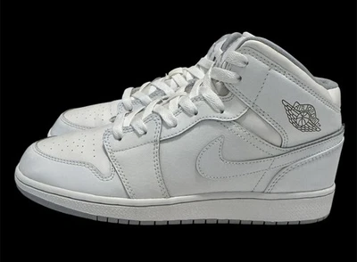 Air Jordan 1 médio com cinza lobo 2015 554725-112 tamanho 7Y - 8,5W com caixa de reposição - Imagem 1 de 4