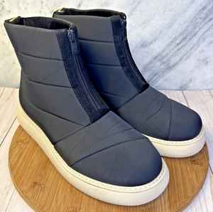 TOMS Mallow Puffer Black Repreve Matte Women’s Pull On/Zip Ortholite Boots Sz 11 - Picture 1 of 13
