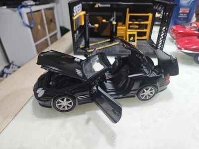 Motor Max Mercedes Benz SL500 (Hardtop Convertible) 1/18 - Immagine 1 di 4