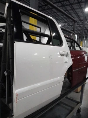 2010 Mercury Mountaineer Left Door Tan DING 4DR SUV 450366 152K Miles - Imagem 1 de 4