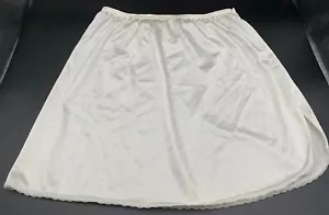 VASSARETTE VINTAGE AVORIO MEZZO SLIP TAGLIA SMALL 16" STILE 11-122 NYLON CON FINITURE IN PIZZO PULITO - Foto 1 di 5