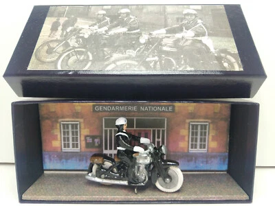 Metallix - Motocycliste de Gendarmerie - Photo 1/4