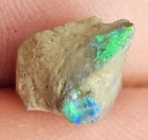 Rare fossil Australian opal crystal specimen 3 carats - Picture 1 of 24
