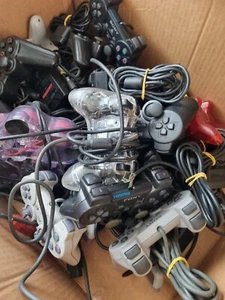 LOTTO CONTROLLER PLAYSTATION 1 E 2 PS2 PS1 XBOX WII ORIGINALI E COMPATIBILI - Imagen 1 de 1