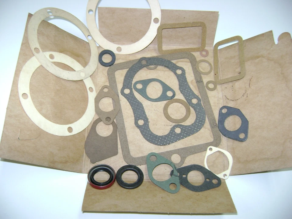 Clinton Engine Motor NOS 498 Series Master Gasket Set With Both Crankshaft Seals - Image 1 of 1