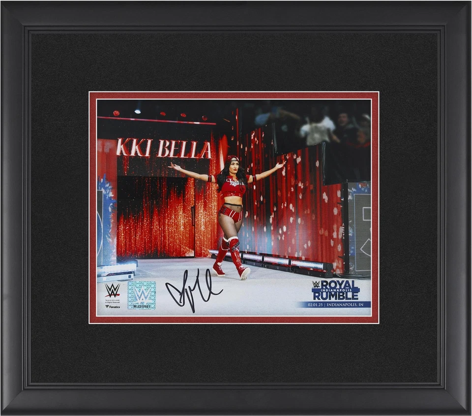 Fotografía Nikki Bella WWE Enmarcada Autografiada 8" x 10" 2025 Royal Rumble Return Foto 1 de 1