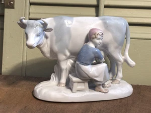 Blue and White Porcelain Milk Maid Woman Lady w Holstein Cow Beautiful - Picture 1 of 18