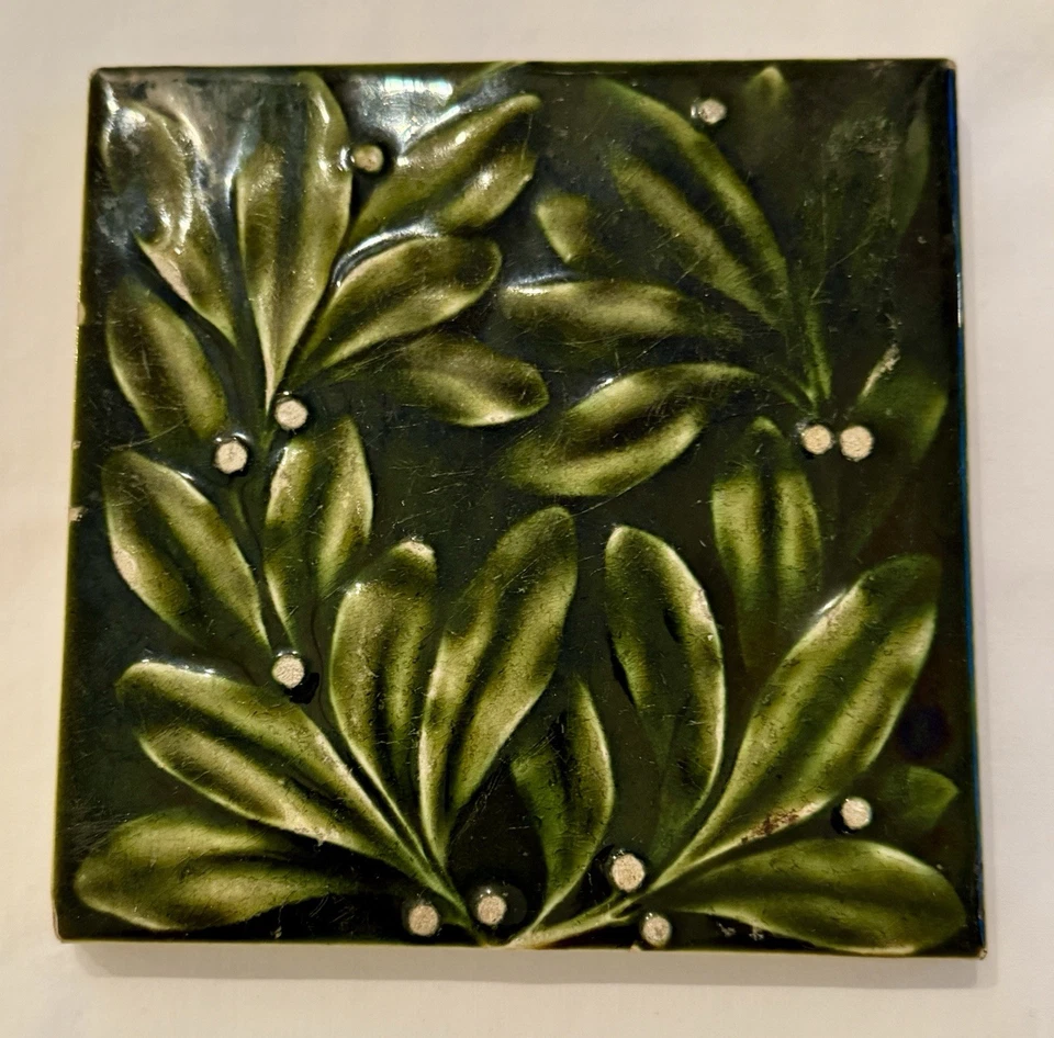 "Azulejo de mayólica antiguo esmalte de mayólica verde en relieve 6""" Foto 1 de 4