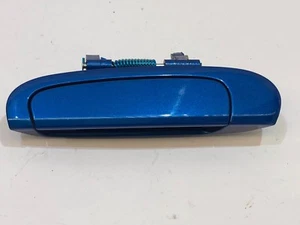 KIA PICANTO 2010 MANIJA PUERTA EXTERIOR LADO PASAJERO TRASERO IZQUIERDO en AZUL 2004-11 - Imagen 1 de 4