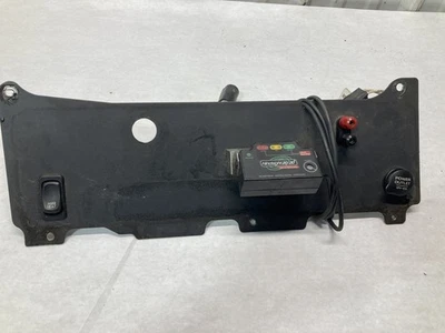 Panel de tablero Freightliner M2 106 SWITCH - Usado | P/N X04779 Foto 1 de 4