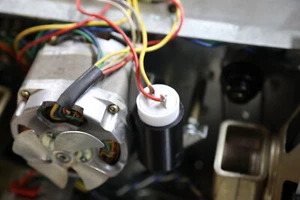 Akai 1710 Main Motor Capacitor Kit [UK 50Hz] - Picture 1 of 3