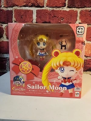 Megahouse Pretty Guardian Sailor Moon 20th Anniversary Figurine *ripped Box B1 - Image 1 of 4