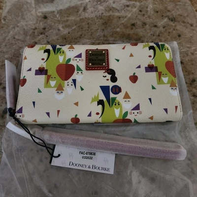 Disney Dooney Snow White & 7 Dwarfs 85th Anniversary Wallet/Wristlet 2022 NWT - Image 1 of 4