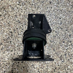 1993 Jaguar XJS Brand New Right Passenger Side Engine Mount Bracket CAC6612 OEM - Picture 1 of 3