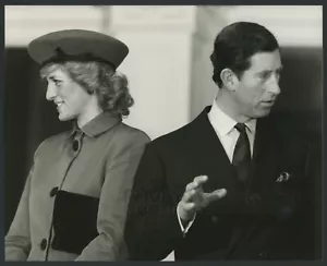 1987 Prinzessin Diana, "Die Zukunft der königlichen Familie" mit Prinz Charles Foto - Bild 1 von 2
